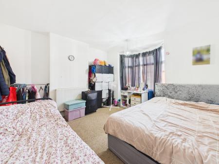 2 bedroom Semi-detached house for sale in Haddenham Road, Braunstone, LE3