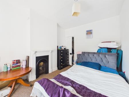 2 bedroom Semi-detached house for sale in Haddenham Road, Braunstone, LE3