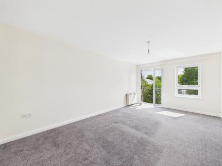 2 bedroom Flat to let in Coach House Court, Loughborough, LE11