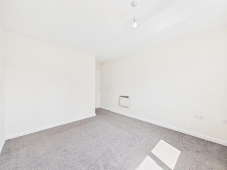 2 bedroom Flat to let in Coach House Court, Loughborough, LE11