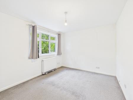 1 bedroom Ground floor maisonette to let in Halley Close, Leicester, LE4