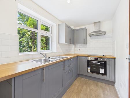 1 bedroom Ground floor maisonette to let in Halley Close, Leicester, LE4