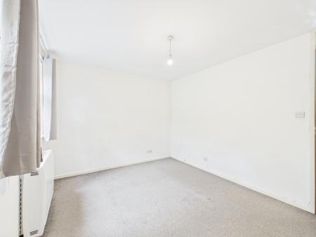 1 bedroom Ground floor maisonette to let in Halley Close, Leicester, LE4