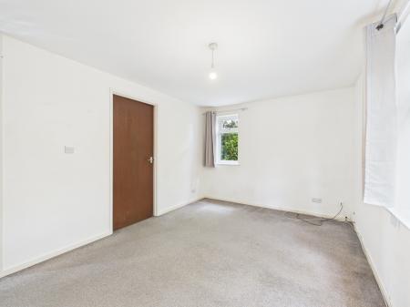 1 bedroom Ground floor maisonette to let in Halley Close, Leicester, LE4