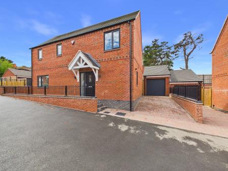 3 bedroom Detached house for sale in Kennelmore Road, Melton Mowbray, LE13