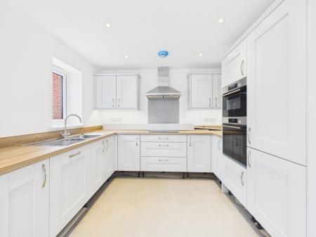 3 bedroom Detached house for sale in Kennelmore Road, Melton Mowbray, LE13