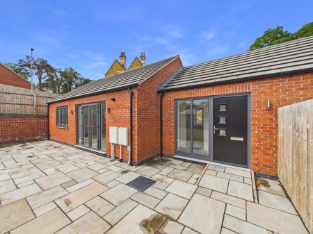 2 bedroom Flat for sale in Mable Close, Melton Mowbray, LE13