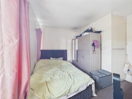 3 bedroom Flat for sale in Cort Crescent, Braunstone, LE3