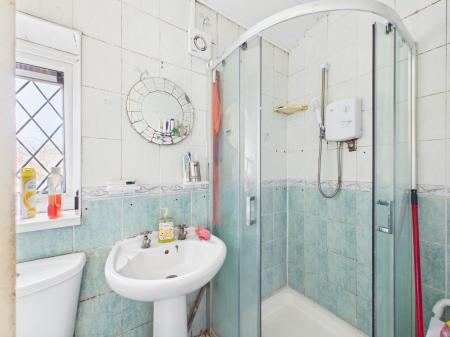 3 bedroom Flat for sale in Cort Crescent, Braunstone, LE3
