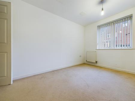 2 bedroom Flat to let in Honeywell Close, Leicester, LE2