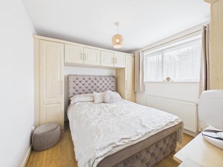 4 bedroom Detached house for sale in Tiverton Close, Oadby, LE2