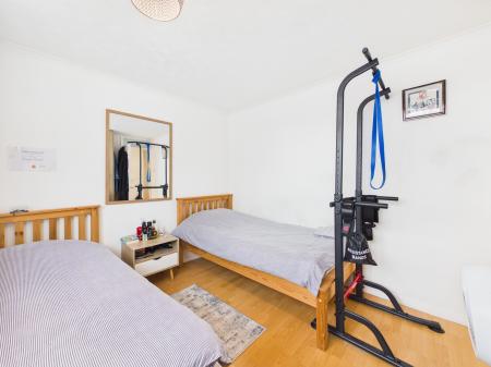 4 bedroom Detached house for sale in Tiverton Close, Oadby, LE2