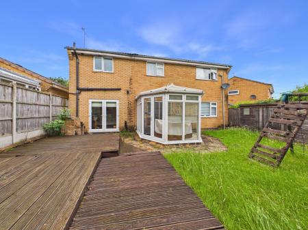 4 bedroom Detached house for sale in Tiverton Close, Oadby, LE2