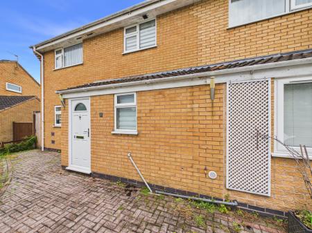 4 bedroom Detached house for sale in Tiverton Close, Oadby, LE2