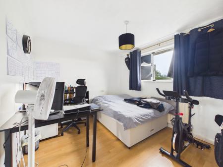 4 bedroom Detached house for sale in Tiverton Close, Oadby, LE2