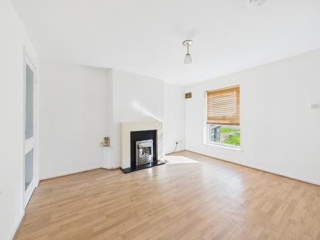 2 bedroom Terraced House to let in Ralph's Close, Leicester, LE17