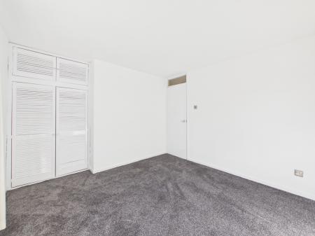 2 bedroom Terraced House to let in Ralph's Close, Leicester, LE17