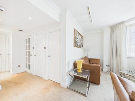 1 bedroom Flat to let in Sloane Avenue, SW3