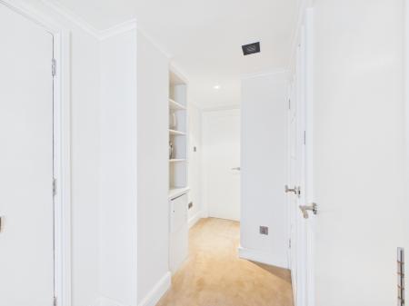 1 bedroom Flat to let in Sloane Avenue, SW3