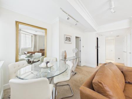 1 bedroom Flat to let in Sloane Avenue, SW3