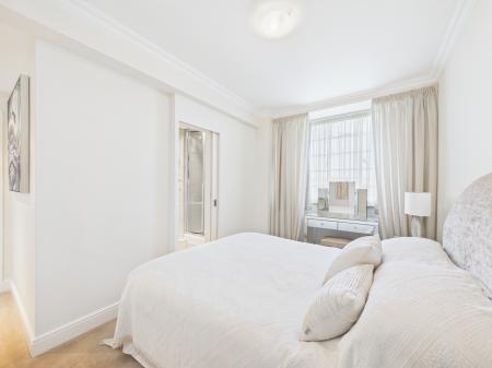 1 bedroom Flat to let in Sloane Avenue, SW3