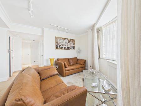 1 bedroom Flat to let in Sloane Avenue, SW3