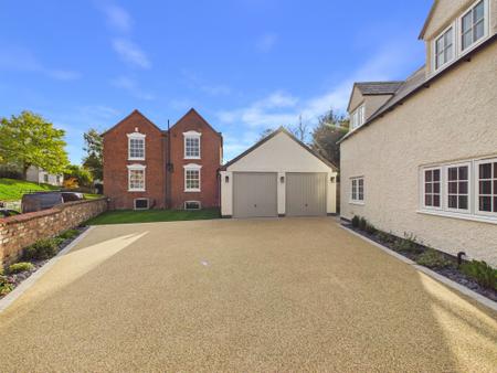 4 bedroom Character Property for sale in The Stockwell, Wymeswold, Wymeswold, LE12