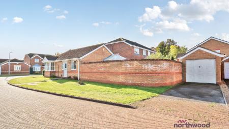 2 bedroom Bungalow for sale in St. Albans Close, Bracebridge Heath, Lincoln, LN4