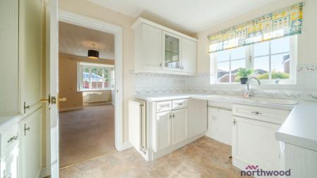 2 bedroom Bungalow for sale in St. Albans Close, Bracebridge Heath, Lincoln, LN4