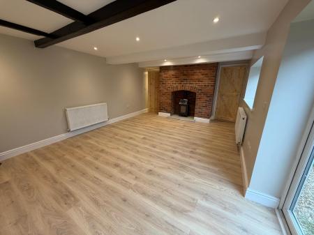 4 bedroom Terraced House to let in High Street, Newton On Trent, Lincoln, LN1