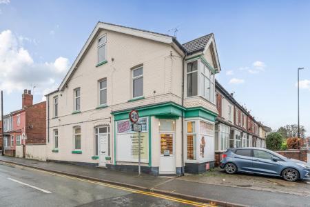 2 bedroom End of terrace house for sale in Carholme Road, Lincoln, Lincoln, LN1