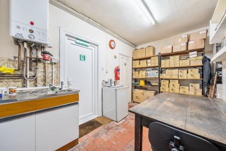 2 bedroom End of terrace house for sale in Carholme Road, Lincoln, Lincoln, LN1