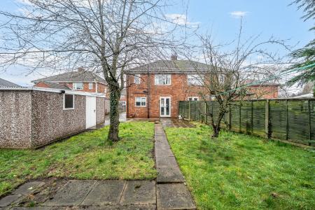 3 bedroom Semi-detached house for sale in Berkeley Drive, Lincoln, LN6