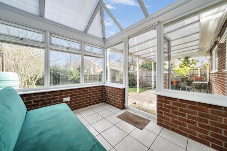 2 bedroom Bungalow for sale in Meadowlake Close, Lincoln, LN6