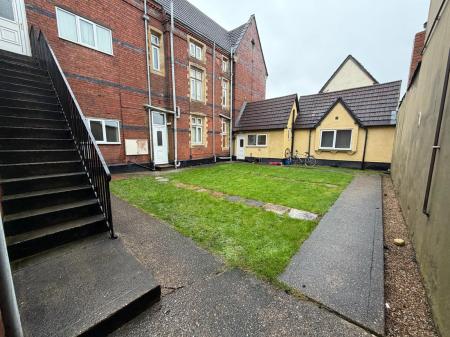 1 bedroom Flat to let in Carholme Road, Lincoln, LN1