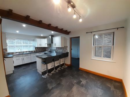 4 bedroom Detached house to let in Ryland Road, Dunholme, Lincoln, LN2