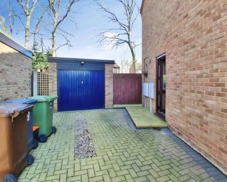 3 bedroom Semi-detached house to let in Abingdon Close, Lincoln, Lincoln, LN6