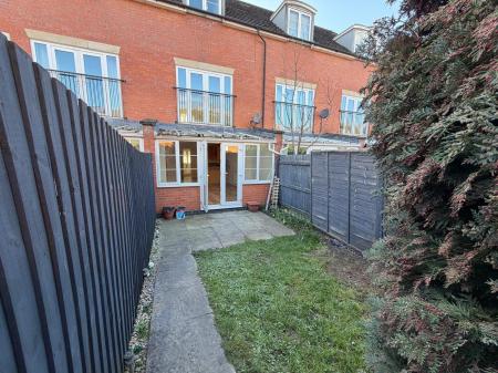 4 bedroom Terraced House to let in Exley Square, Lincoln, LN2