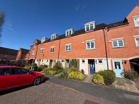 4 bedroom Terraced House to let in Exley Square, Lincoln, LN2