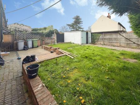 4 bedroom Terraced House to let in London Row, Newark, NG23