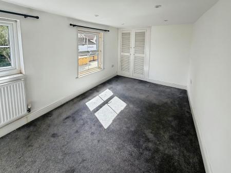 4 bedroom Terraced House to let in London Row, Newark, NG23