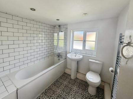 4 bedroom Terraced House to let in London Row, Newark, NG23