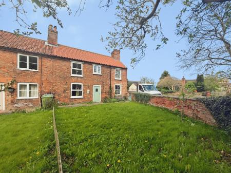 4 bedroom Terraced House to let in London Row, Newark, NG23