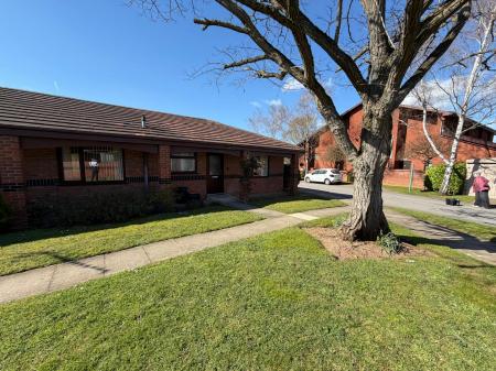 1 bedroom Terraced bungalow to let in St Claires Court, Lincoln, LN6