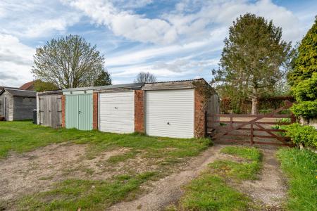 2 bedroom Cottage for sale in West End Place, Ingham, Lincoln, LN1