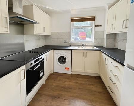 3 bedroom Link detached house to let in Rochester Drive, Lincoln, LN6