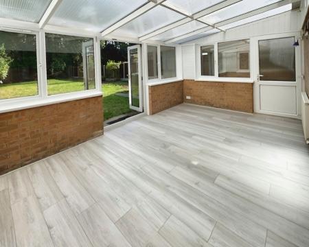 3 bedroom Link detached house to let in Rochester Drive, Lincoln, LN6