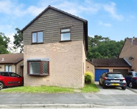 3 bedroom Link detached house to let in Rochester Drive, Lincoln, LN6