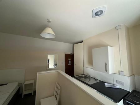 1 bedroom Studio flat to let in Carholme Road, Lincoln, LN1