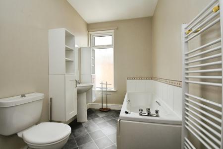 2 bedroom Terraced House for sale in Baggholme Road, Lincoln, LN2